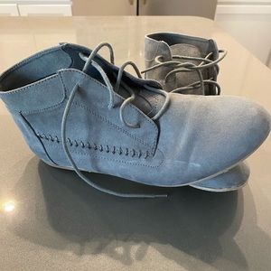 NWOT Maurices 10 Gray Suede Peter Pan Bootie
